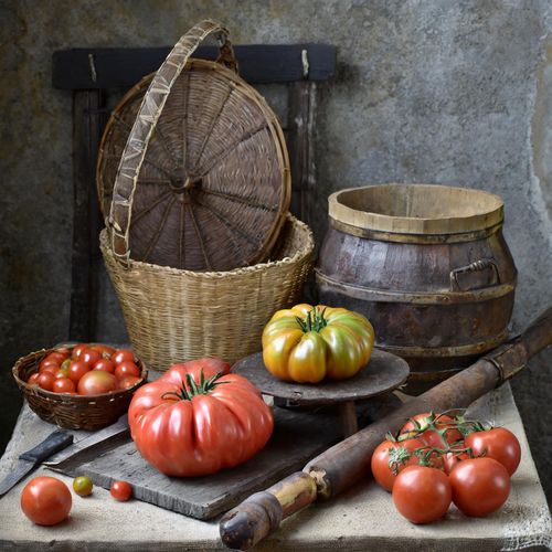 old image with tomatoes
